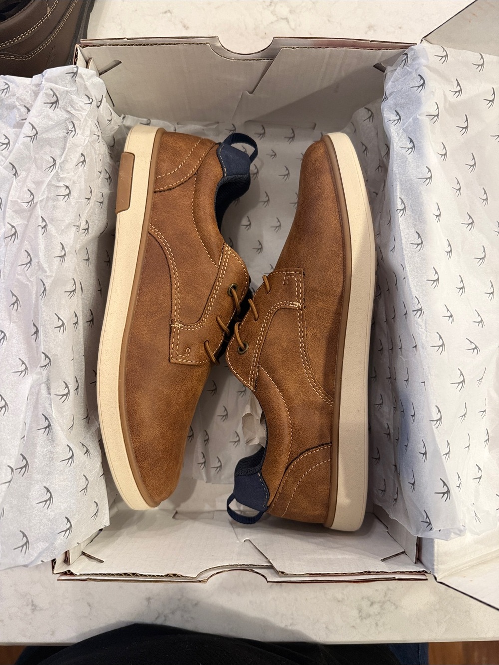 📚🚌✏️Deer Stags Boys' Tan Brown Casual Lace-Up Shoes